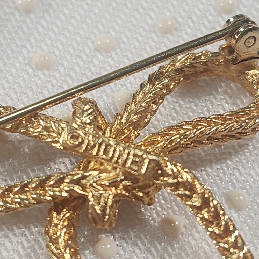 Monet Bow Ribbon Love Knot Brooch Pin  with Purple Rhinestones. - Picture 3 of 5
